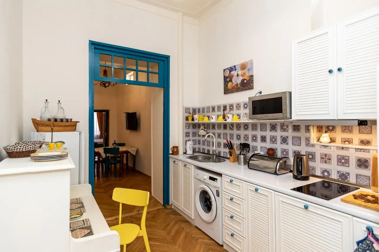 ❁ Casa Frida ❁ Exceptional Stay In Old Town! ❁ Tiflis Georgia